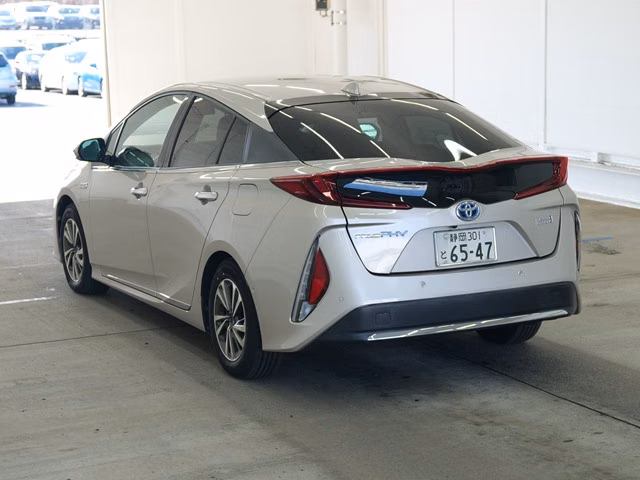 TOYOTA PRIUS PHV