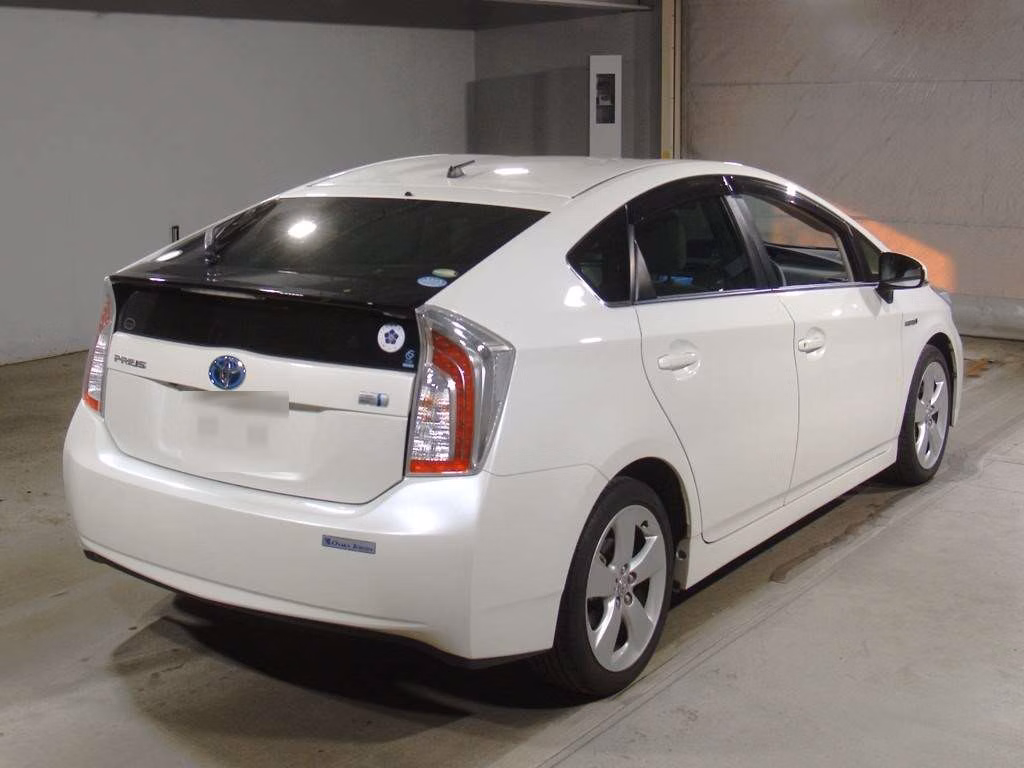 TOYOTA PRIUS