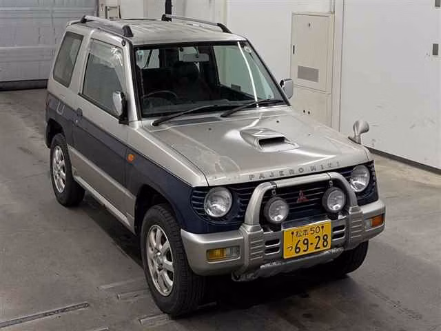 MITSUBISHI PAJERO MINI