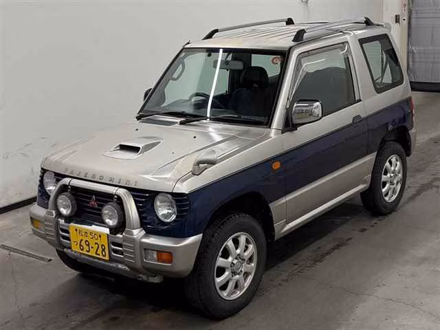MITSUBISHI PAJERO MINI