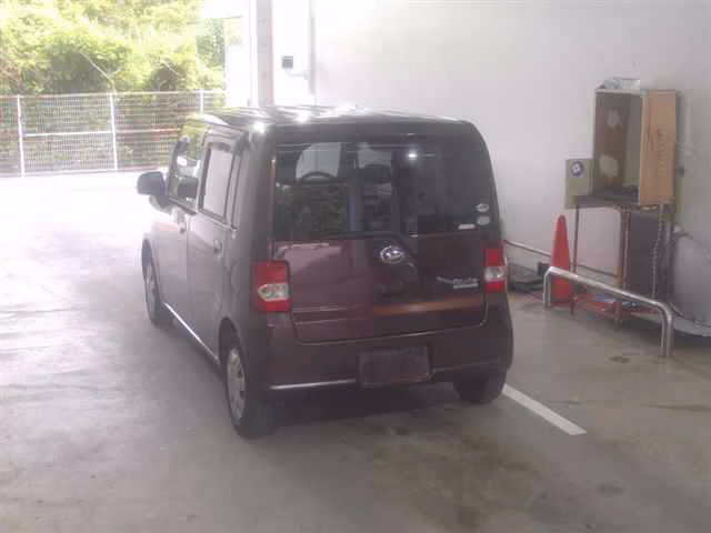 DAIHATSU MOVE CONTE