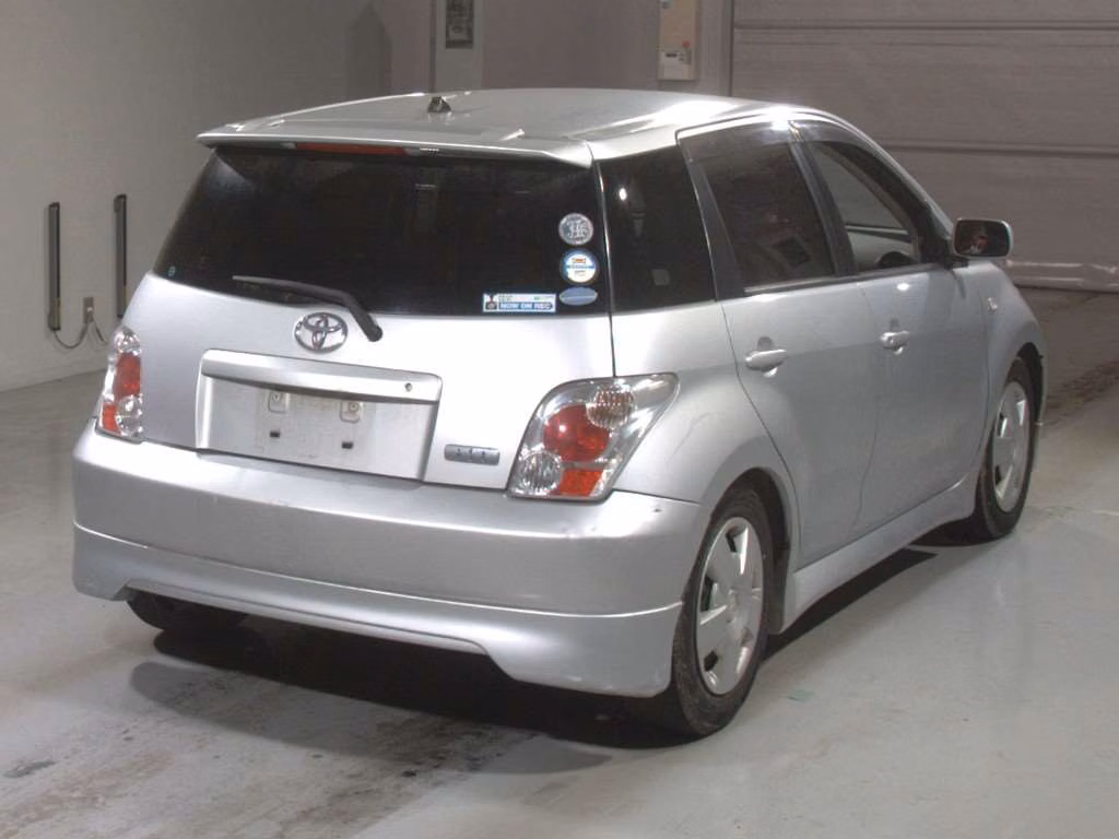 TOYOTA IST