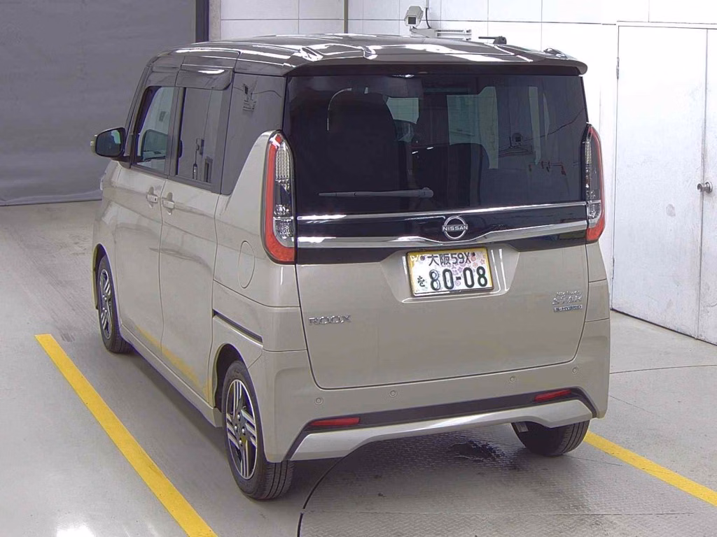 NISSAN ROOX