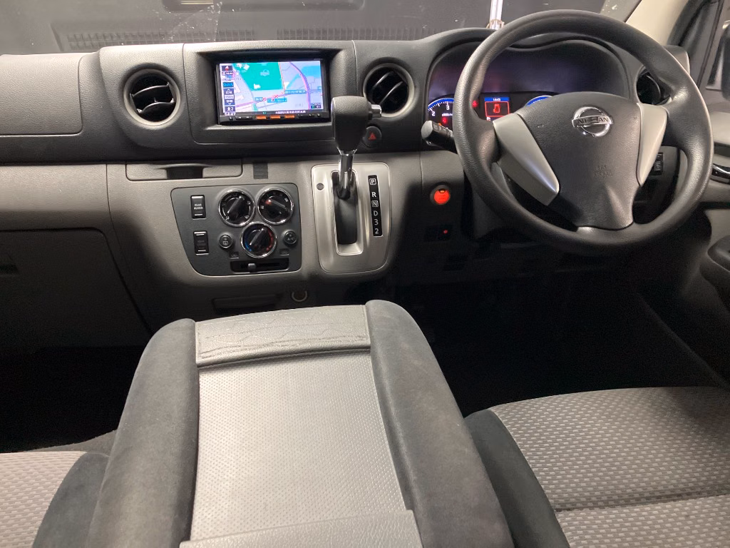 NISSAN NV350 CARAVAN