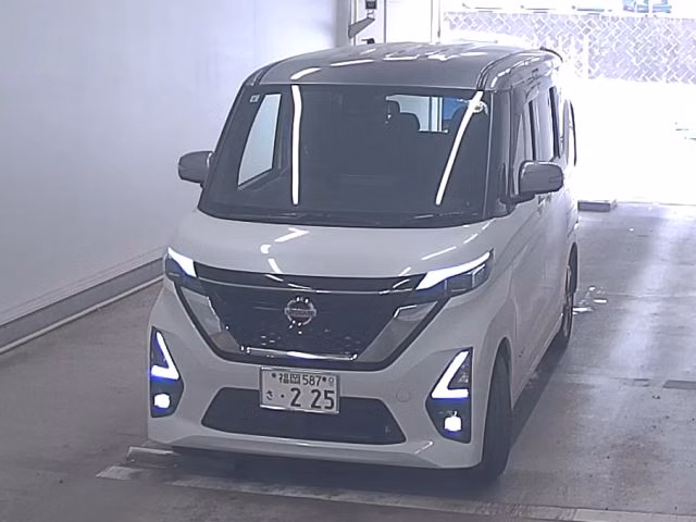NISSAN ROOX