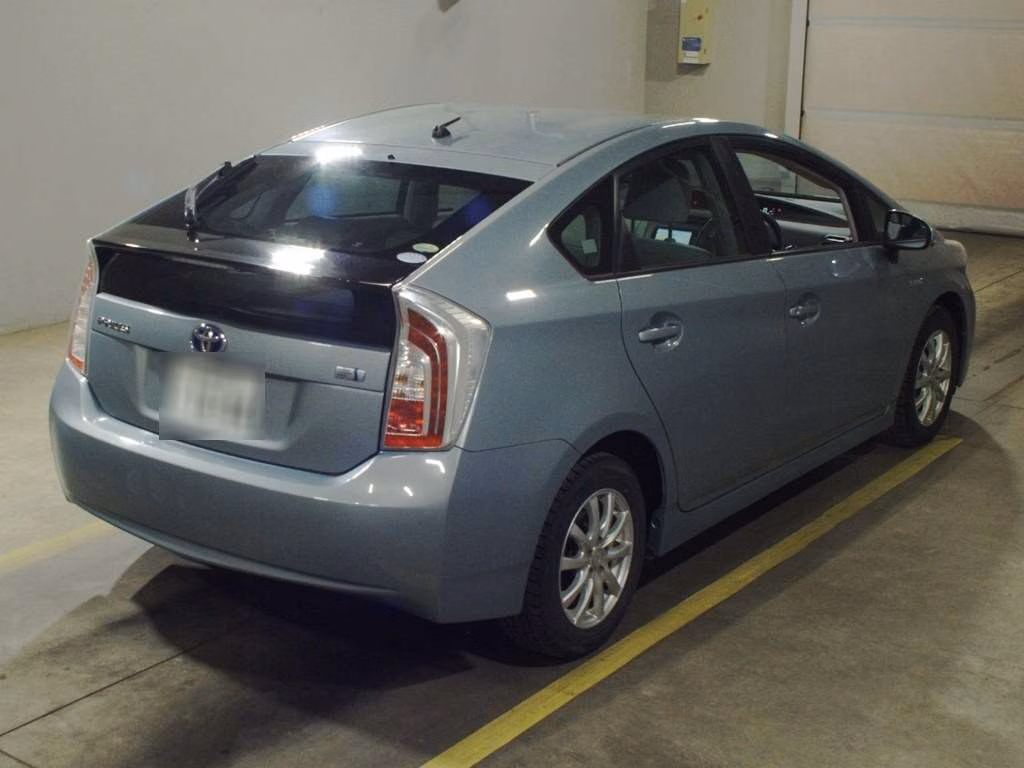 TOYOTA PRIUS