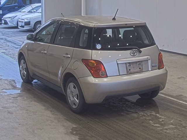 TOYOTA IST