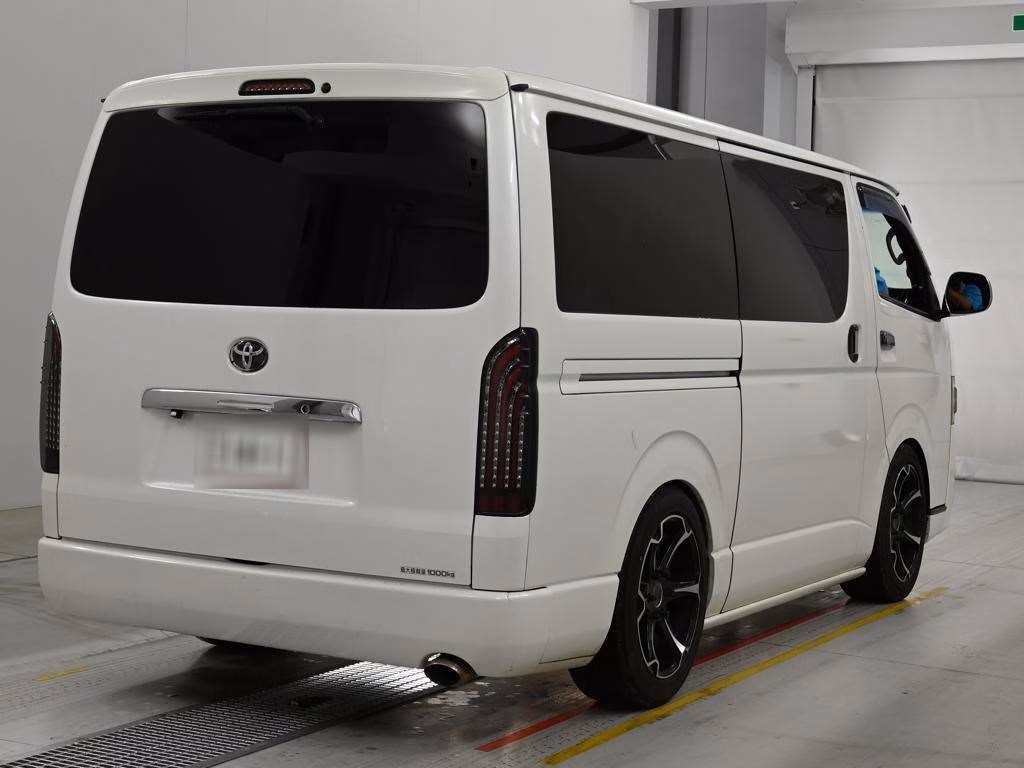 TOYOTA REGIUS ACE