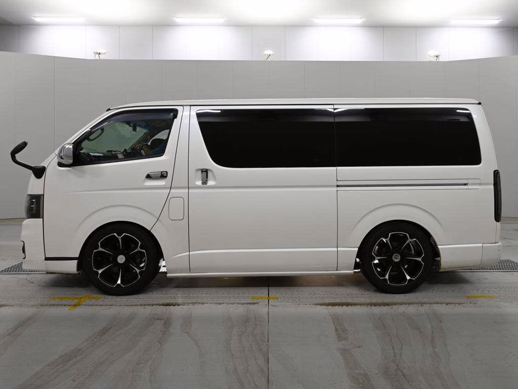 TOYOTA REGIUS ACE