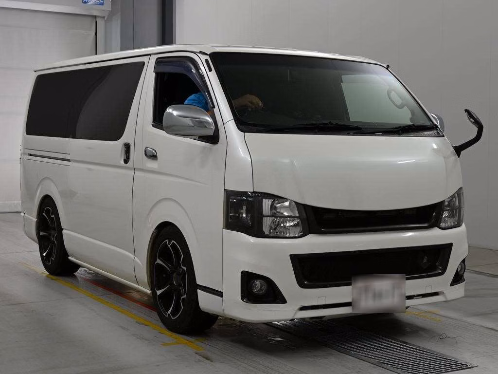 TOYOTA REGIUS ACE