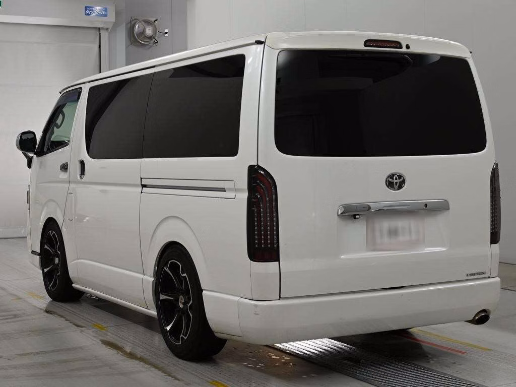 TOYOTA REGIUS ACE