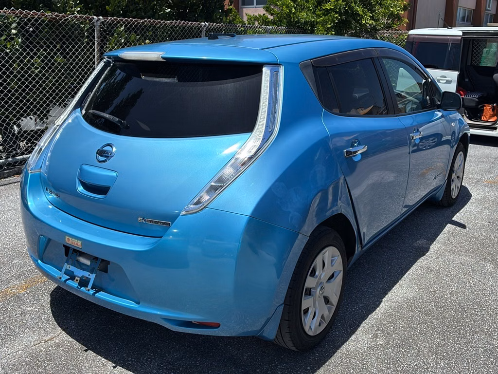 NISSAN LEAF