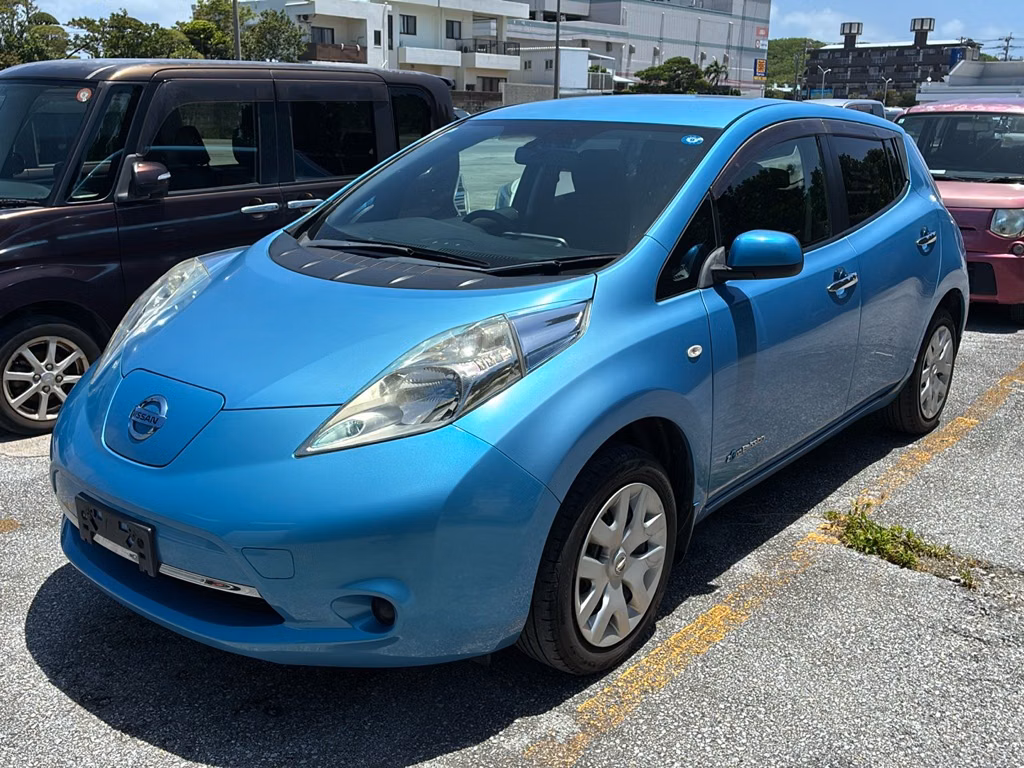 NISSAN LEAF
