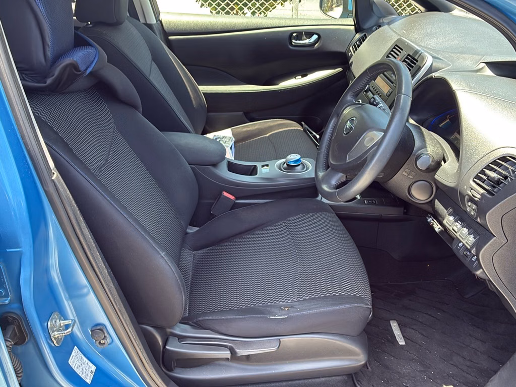 NISSAN LEAF