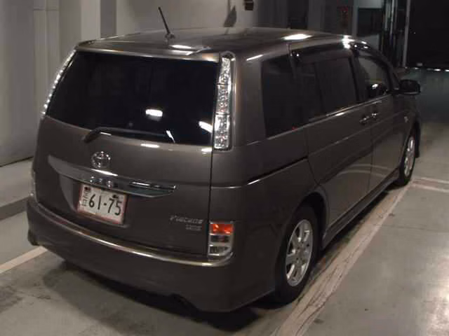 TOYOTA ISIS