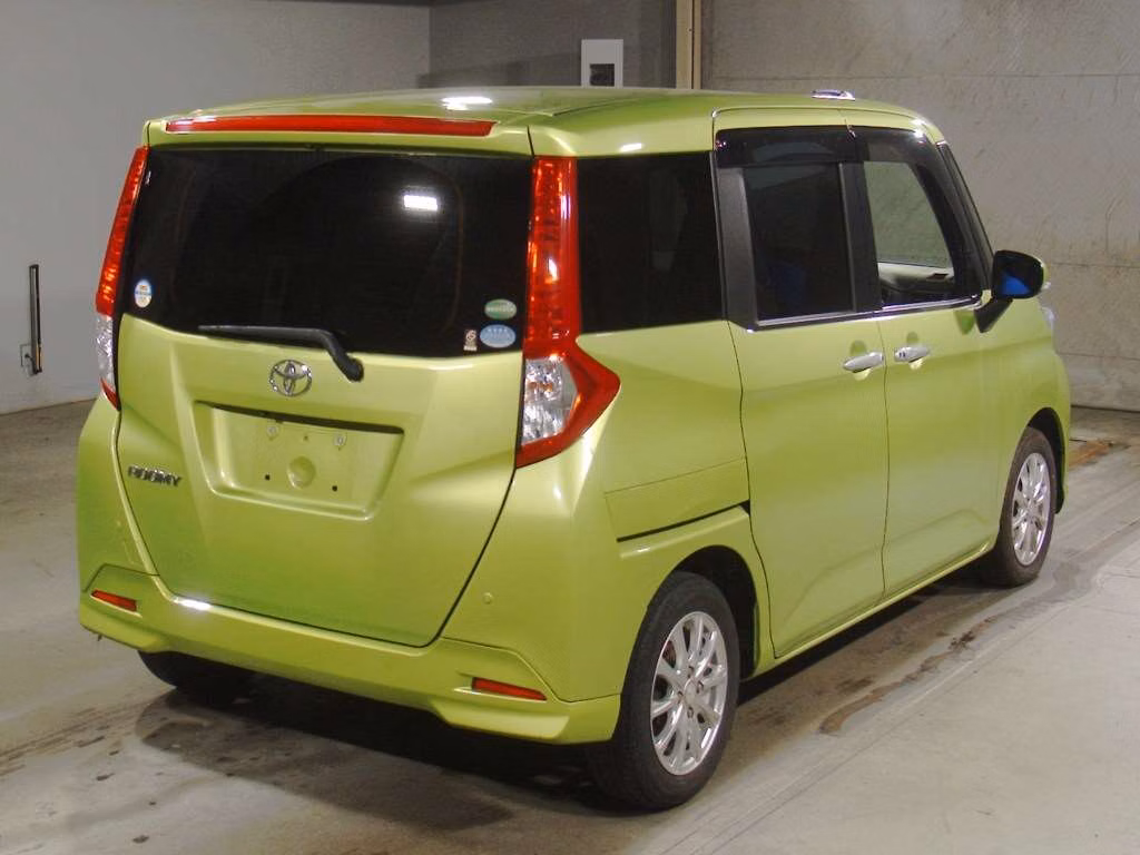 TOYOTA ROOMY