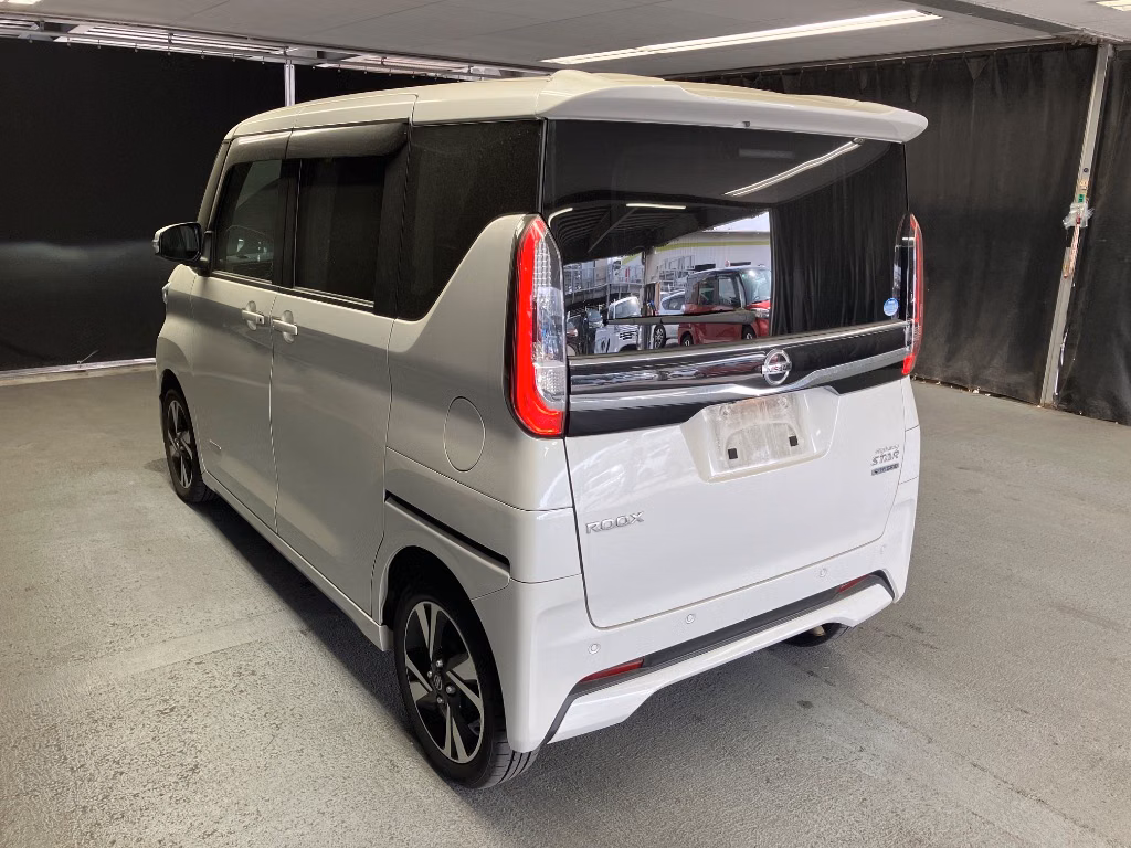 NISSAN ROOX