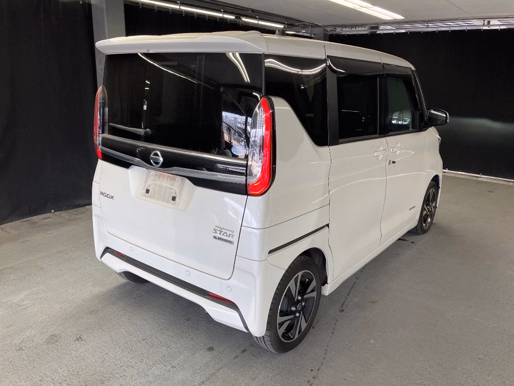 NISSAN ROOX