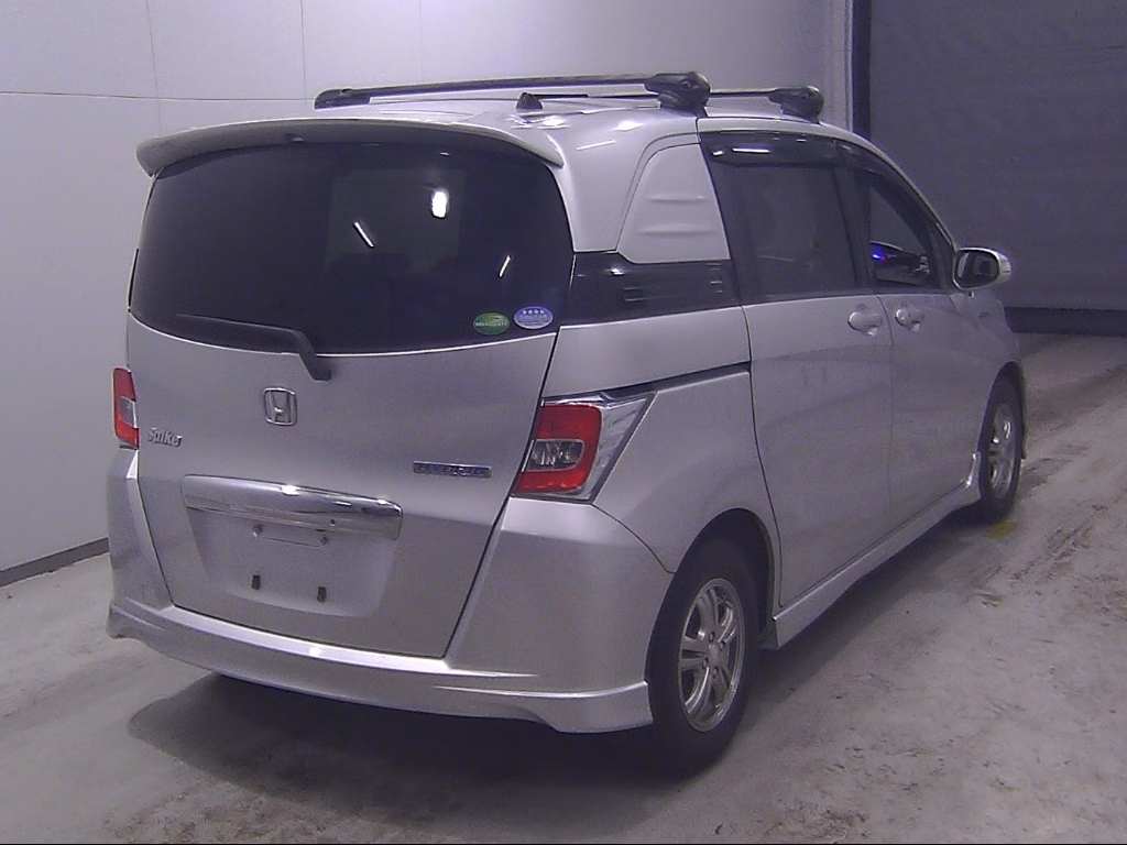 HONDA FREED SPIKE