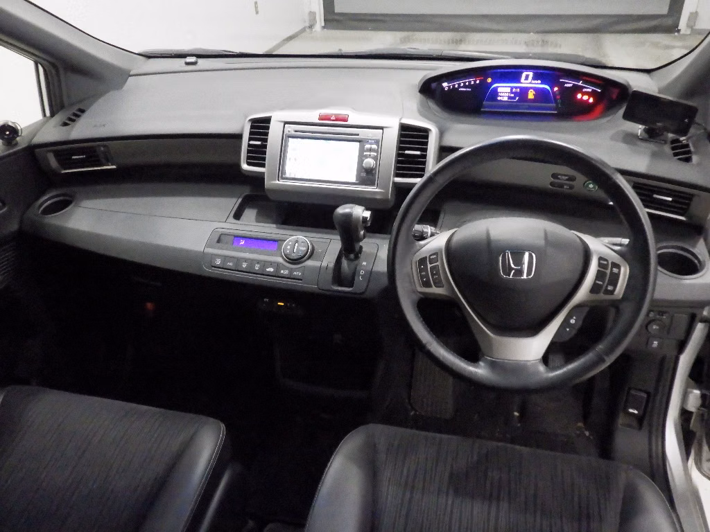 HONDA FREED SPIKE