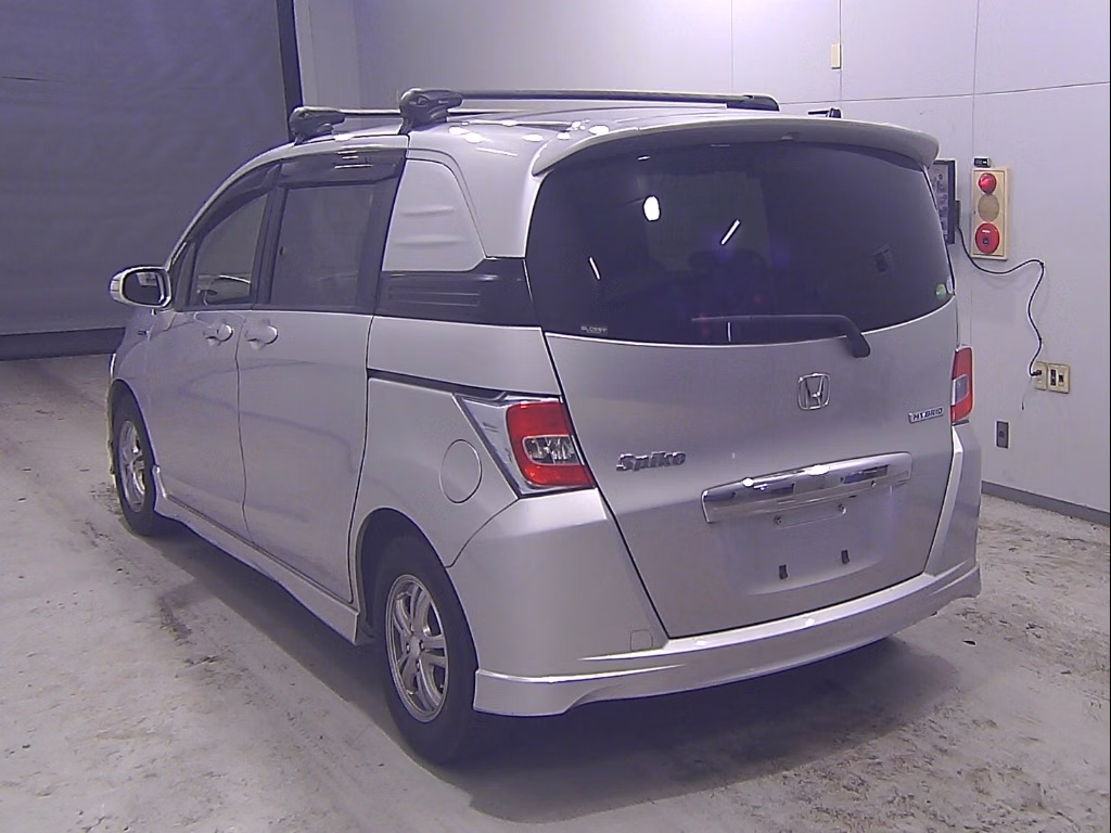 HONDA FREED SPIKE