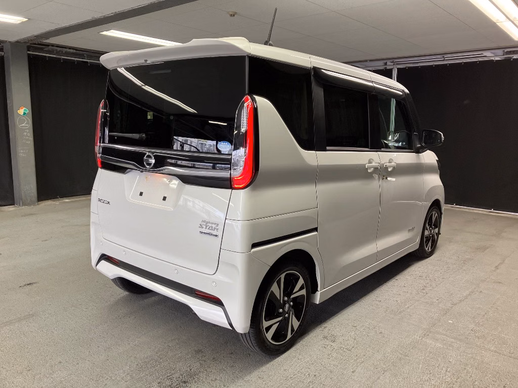 NISSAN ROOX