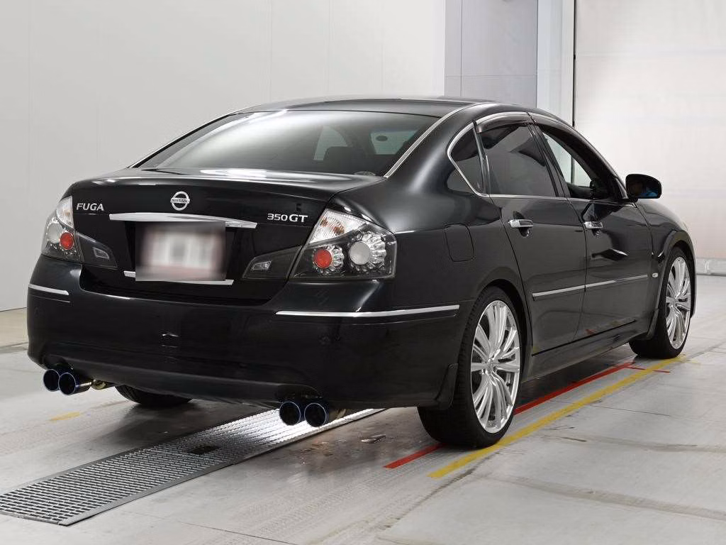 NISSAN FUGA