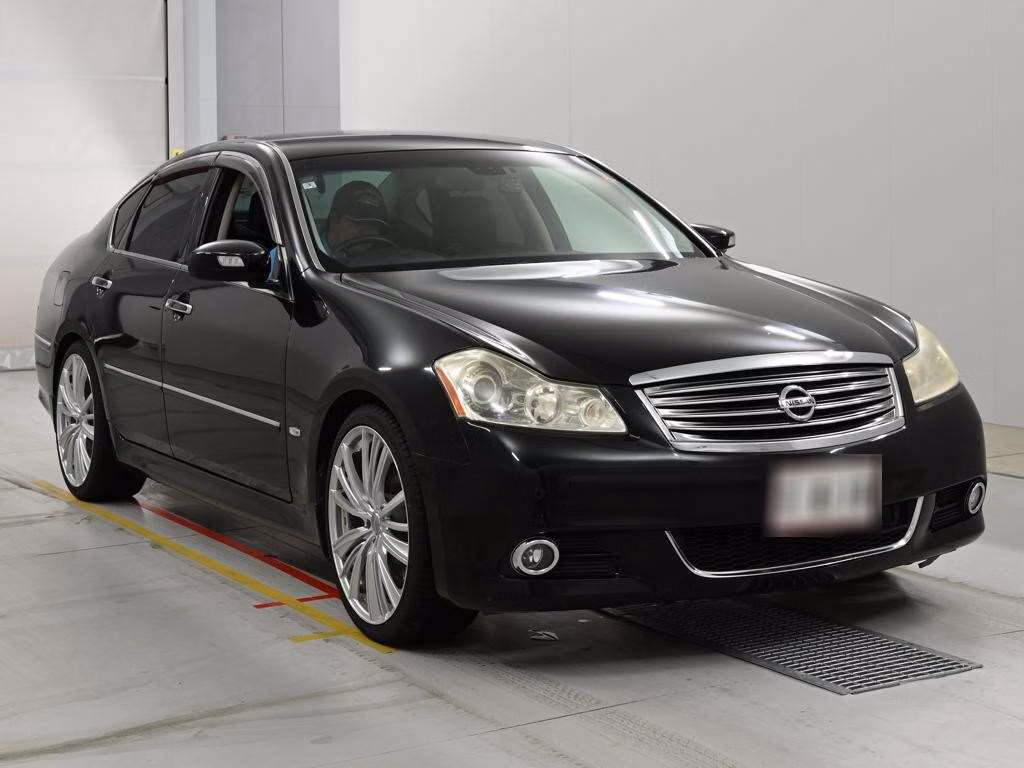NISSAN FUGA
