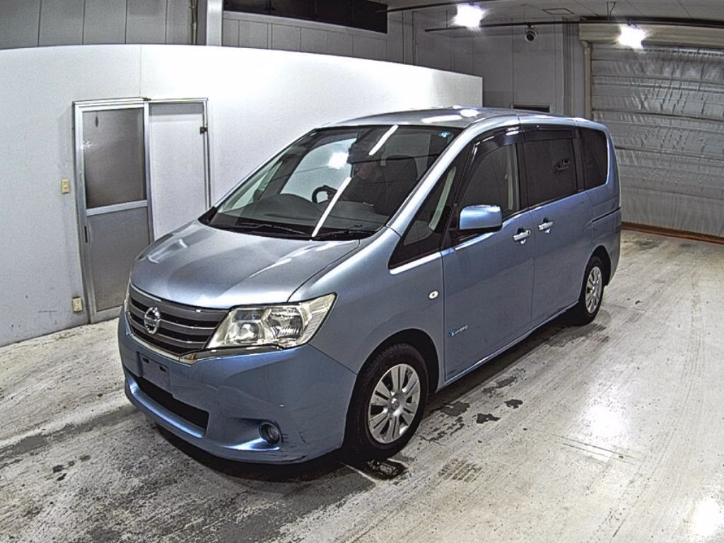 NISSAN SERENA