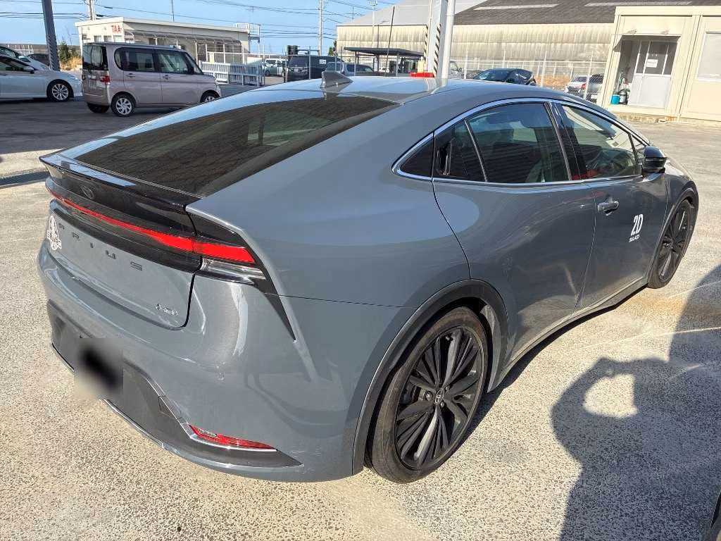 TOYOTA PRIUS
