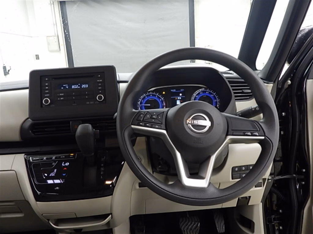 NISSAN ROOX
