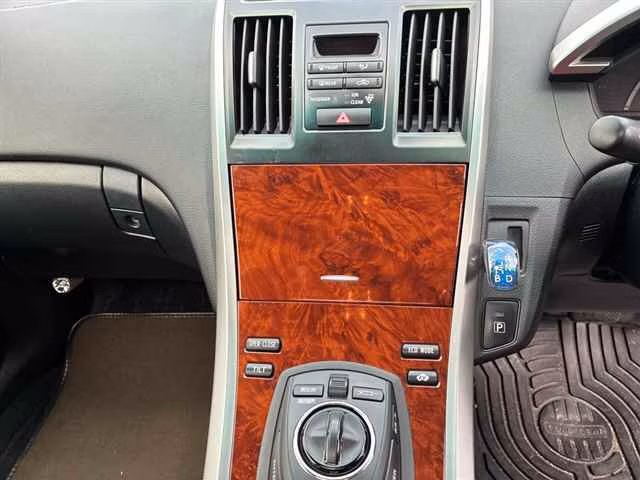 TOYOTA SAI