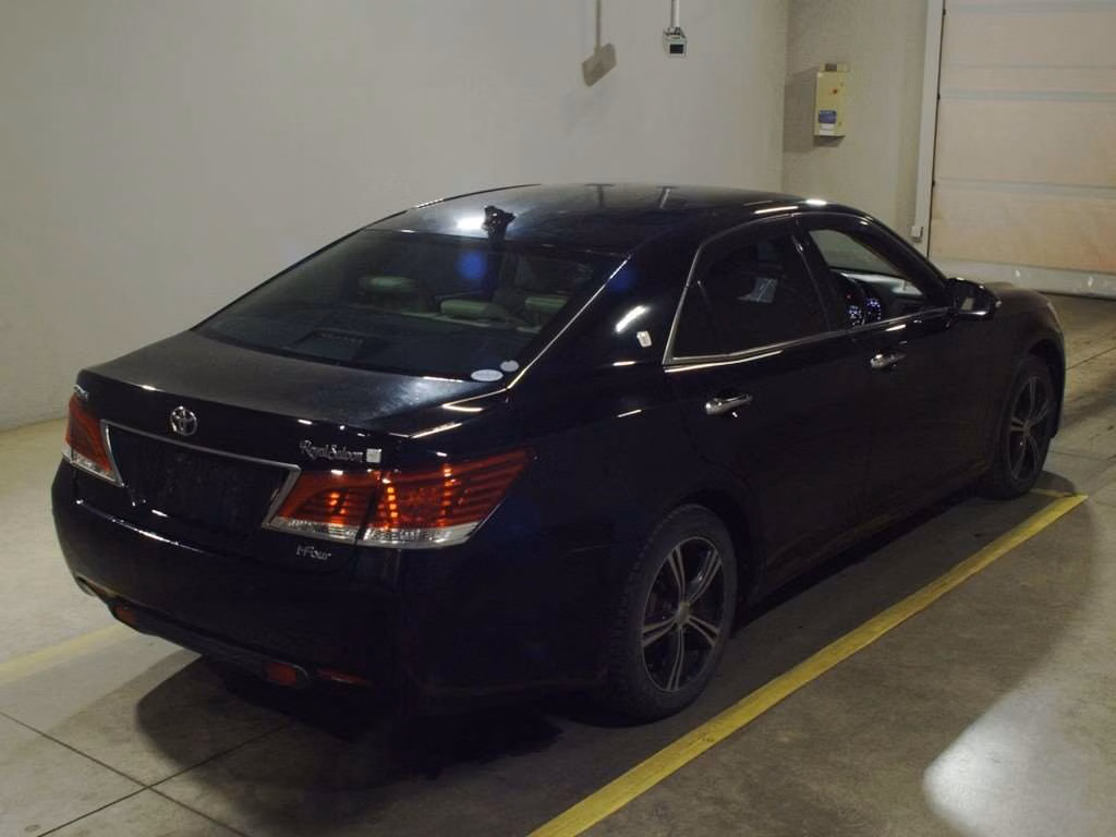 TOYOTA CROWN