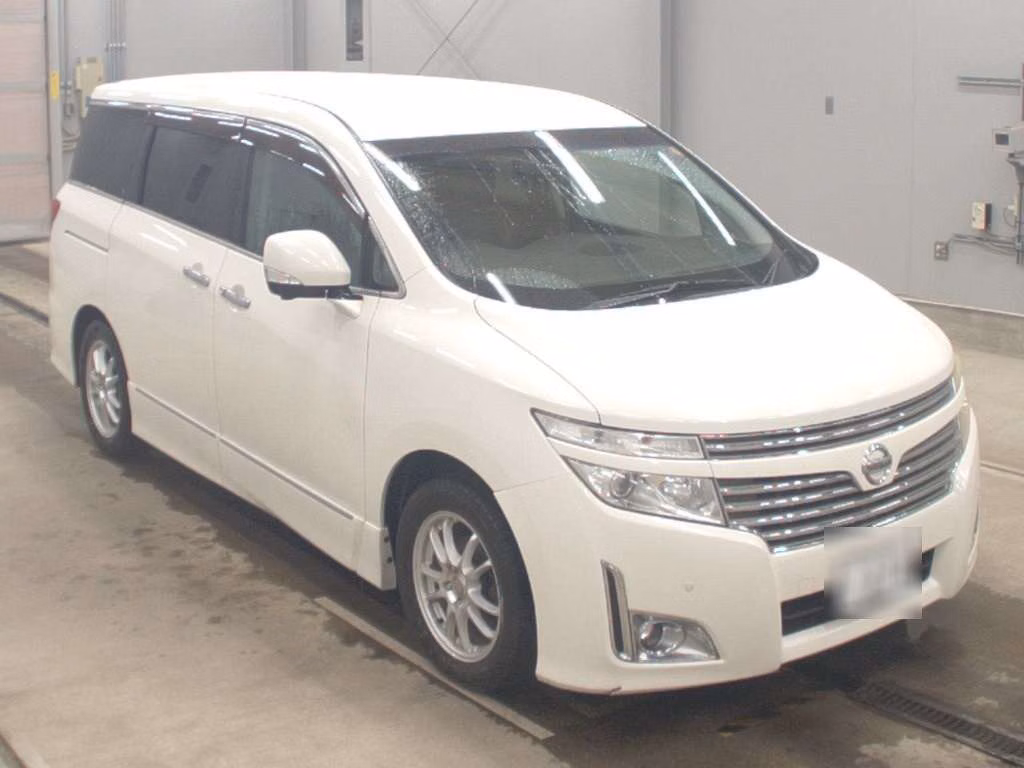 NISSAN ELGRAND