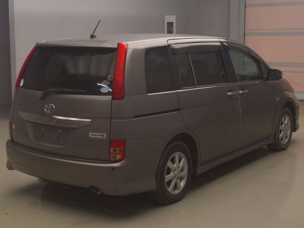 TOYOTA ISIS