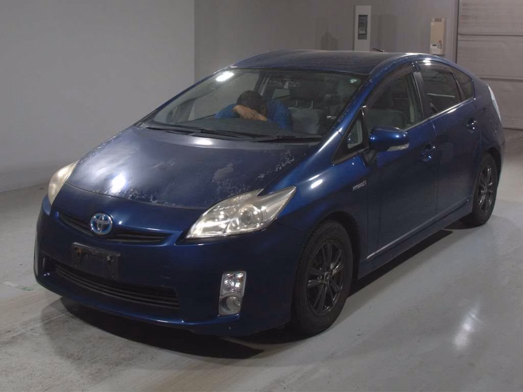 TOYOTA PRIUS