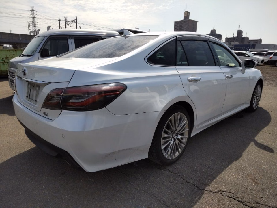 TOYOTA CROWN