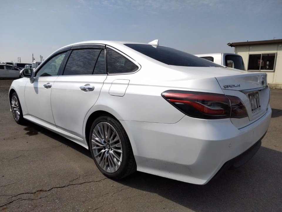 TOYOTA CROWN