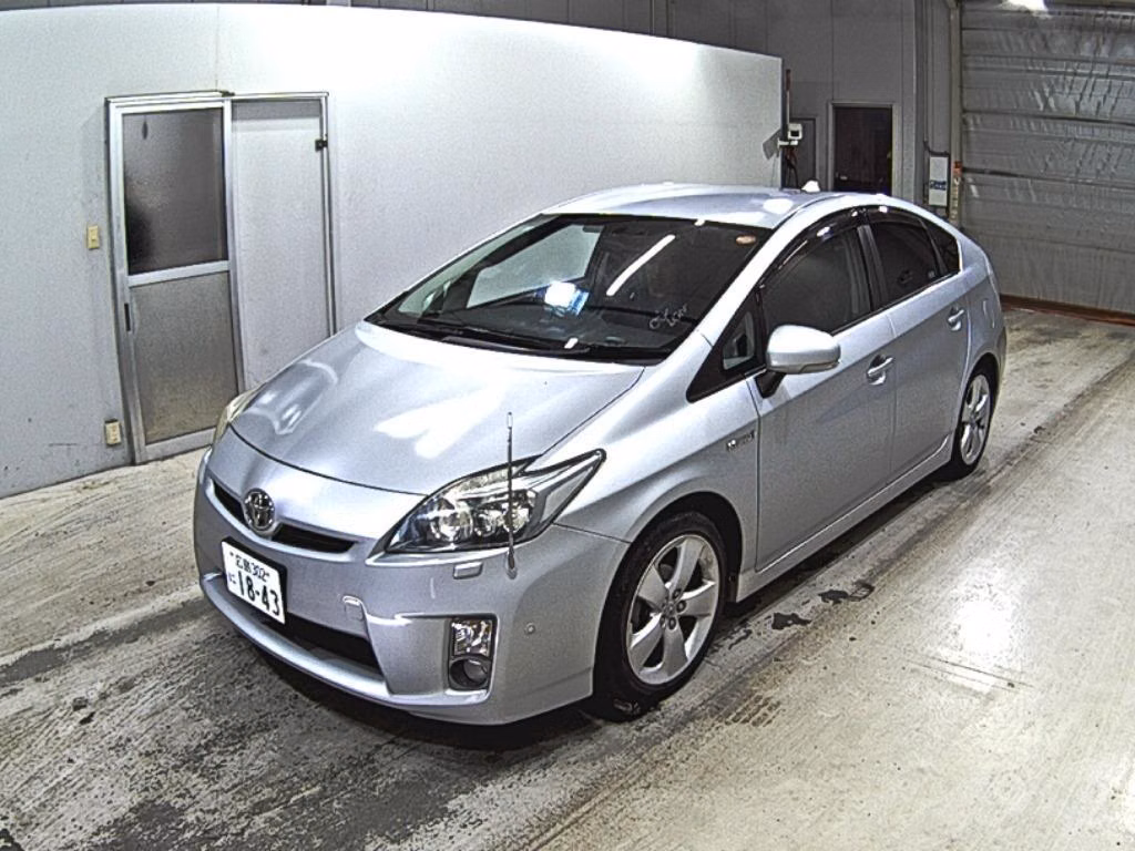TOYOTA PRIUS