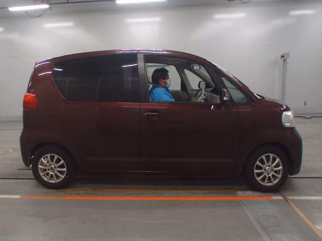 TOYOTA PORTE