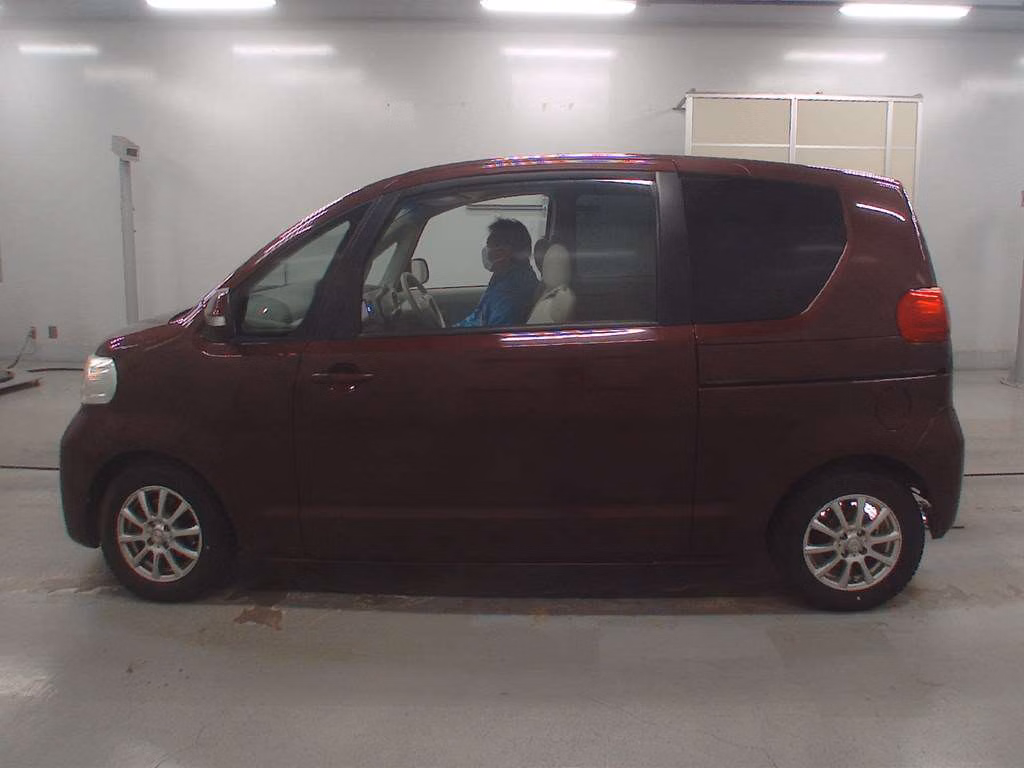 TOYOTA PORTE