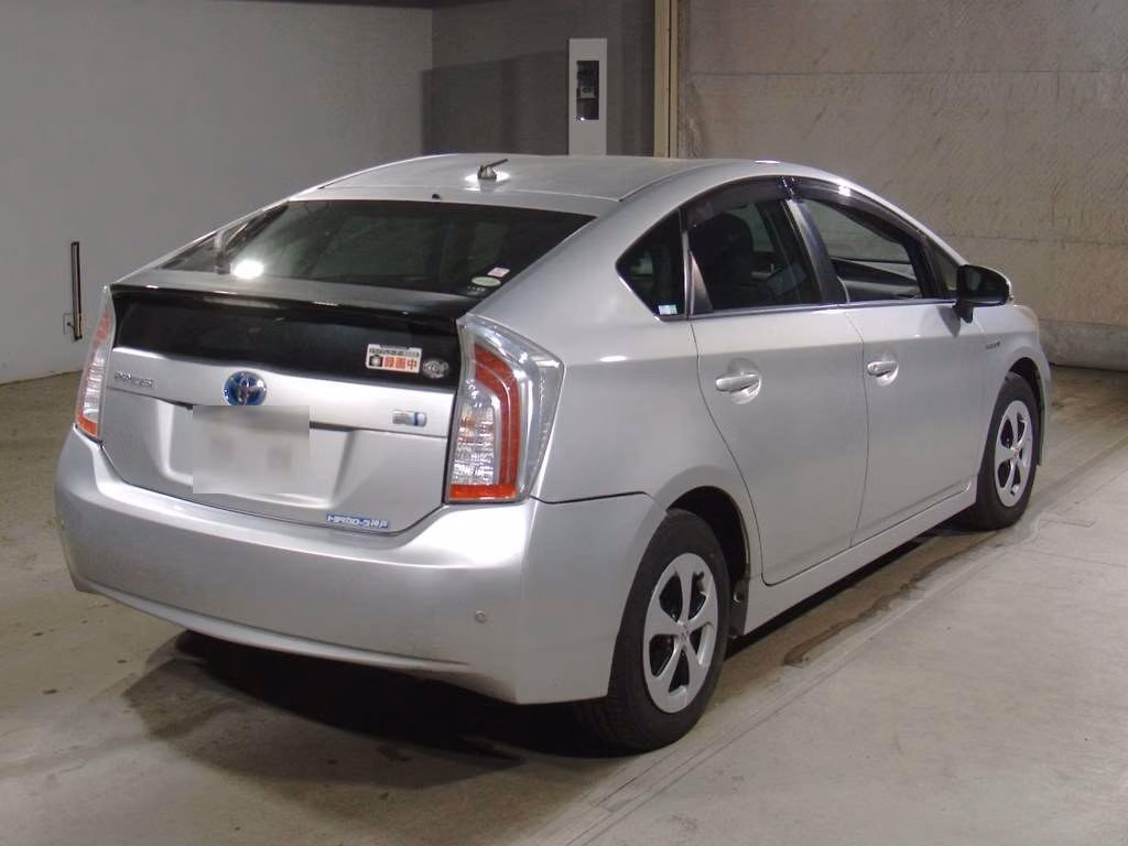 TOYOTA PRIUS