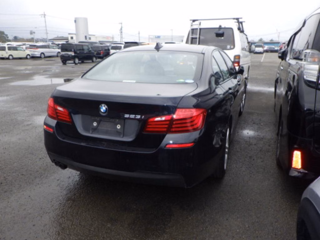 BMW 5-SERIES