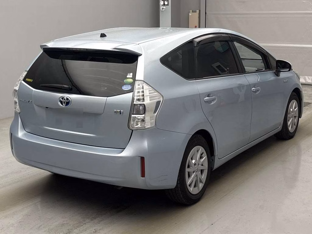 TOYOTA PRIUS ALPHA