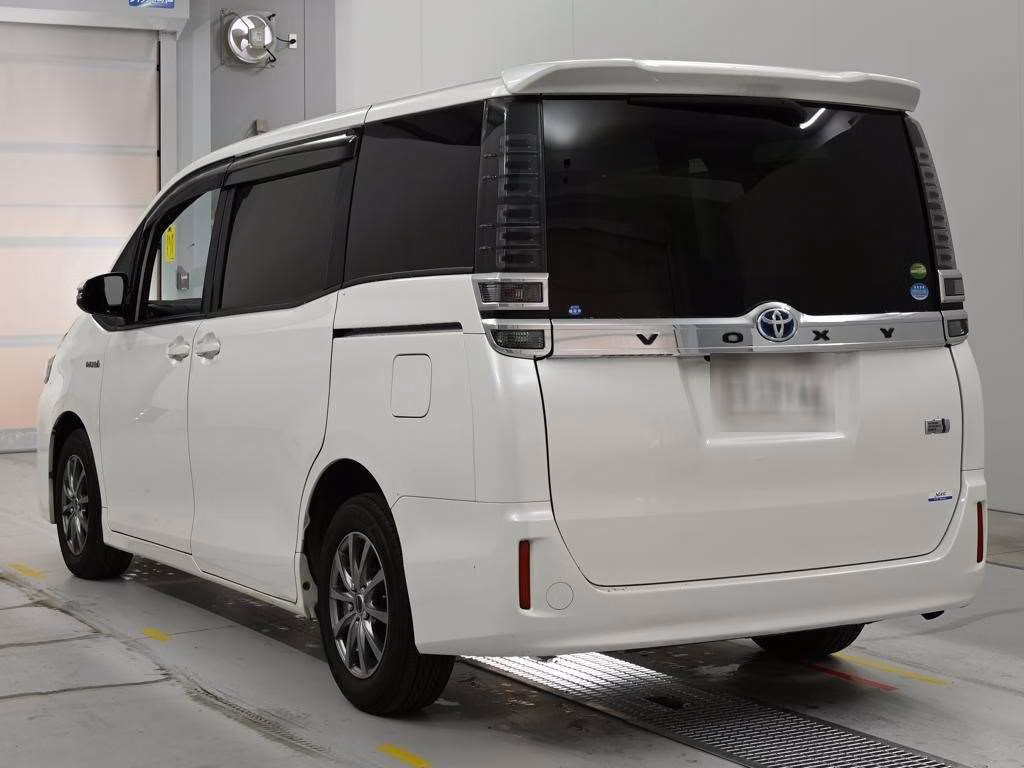 TOYOTA VOXY