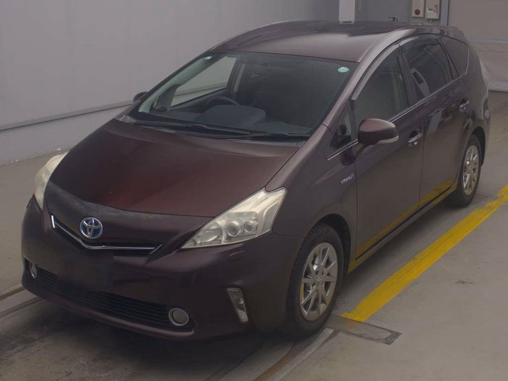 TOYOTA PRIUS ALPHA