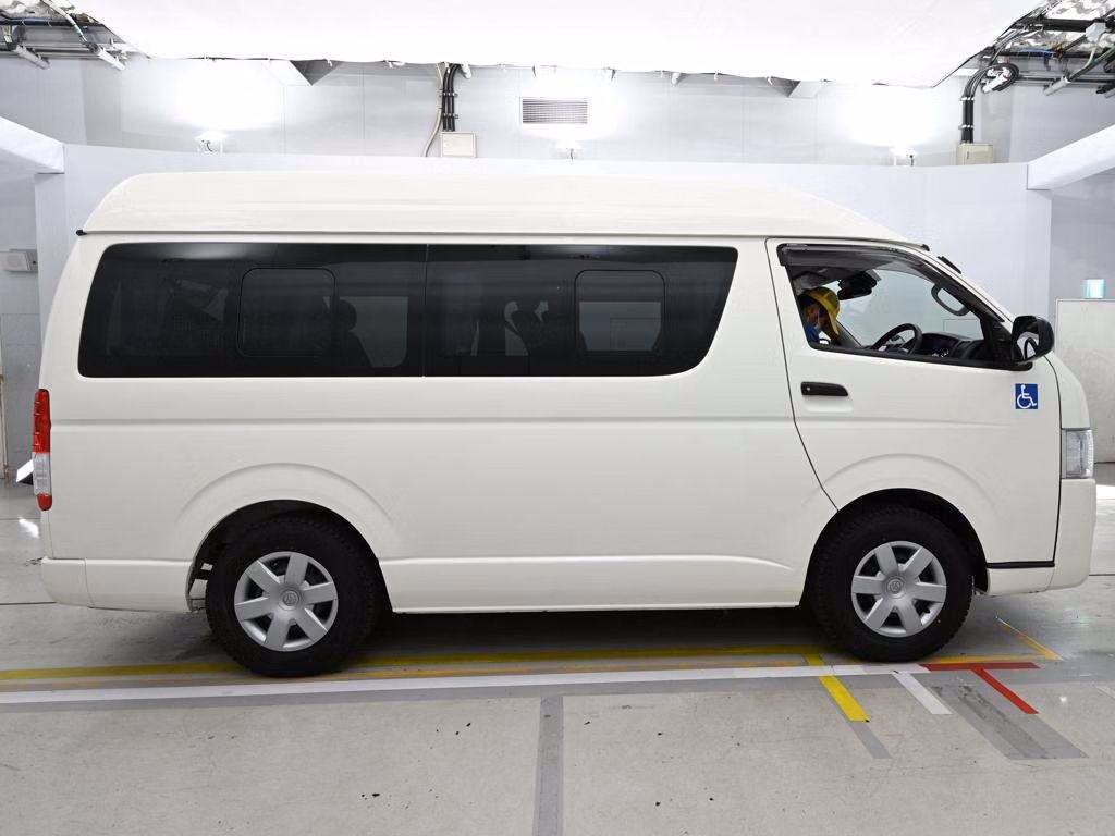 TOYOTA REGIUS ACE