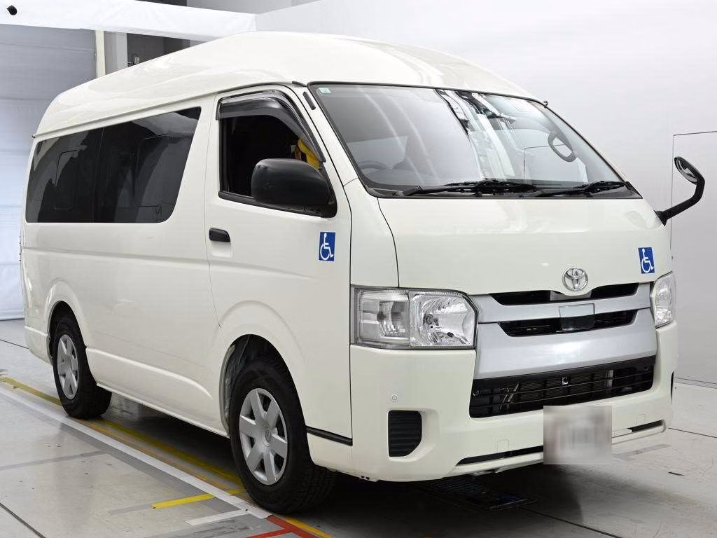 TOYOTA REGIUS ACE