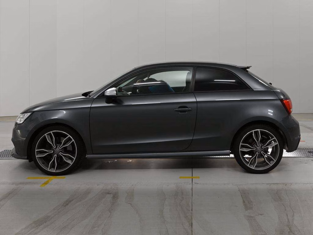 AUDI S1