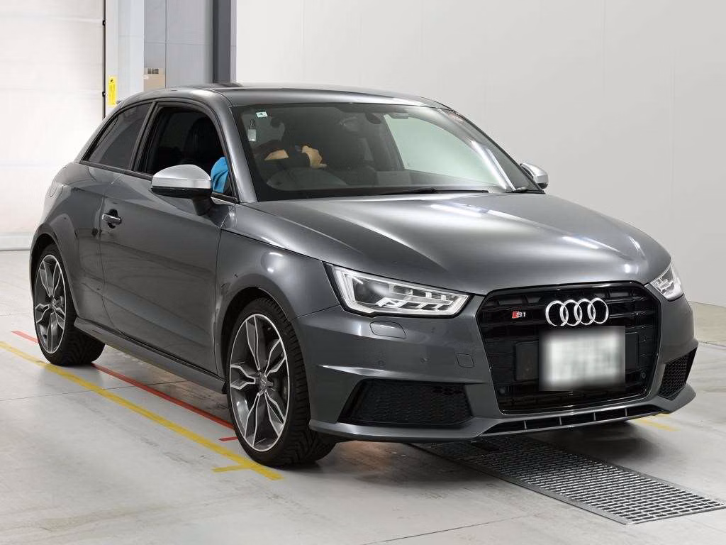 AUDI S1